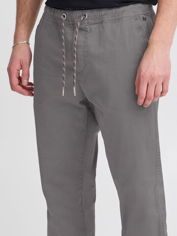 BLEND Конический (Tapered) Штаны 'Nimbu' в Серый