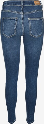VERO MODA Skinny Jeans 'Peach' in Blau