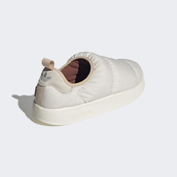 ADIDAS ORIGINALS Slipper 'Puffylette' – béžová