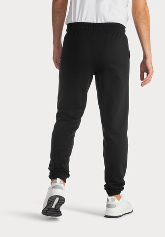 BENCH Tapered Hose in Schwarz