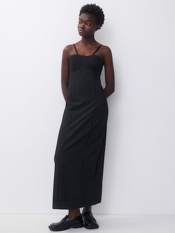 Robe Pull&Bear en noir : devant