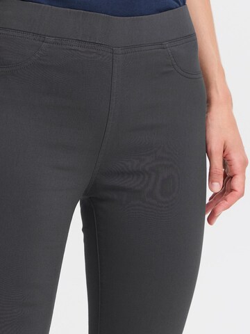 Slimfit Leggings 'Keily' di Oxmo in grigio