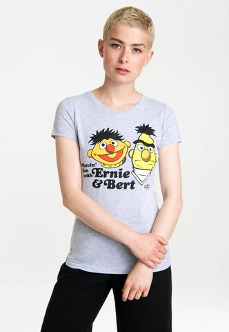 LOGOSHIRT Shirt 'Ernie & Bert' in Grijs: voorkant