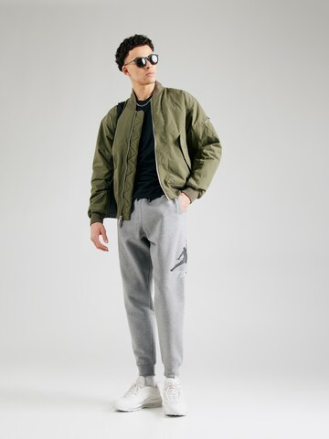 Jordan Tapered Hose 'ESS' in Grau