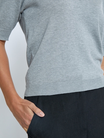 Pull-over 'Milla' minus en gris