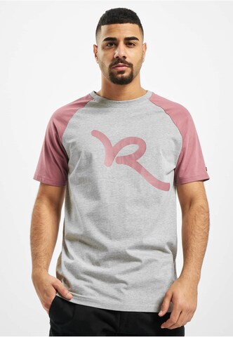 ROCAWEAR T-Shirt 'Bigs' in Grau: predná strana