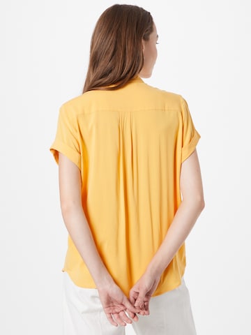 Samsøe Samsøe - Camiseta 'Majan' en amarillo