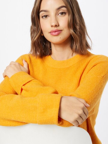 ESPRIT Пуловер в оранжево