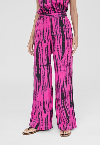 Lola Casademunt Loosefit Hose in Lila: Vorderseite