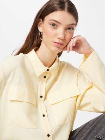 Camicia da donna 'Carta' di Moves in giallo