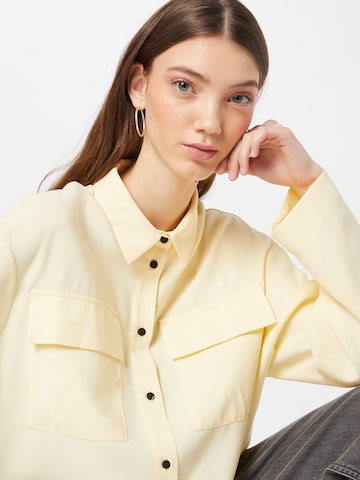 Camicia da donna 'Carta' di Moves in giallo