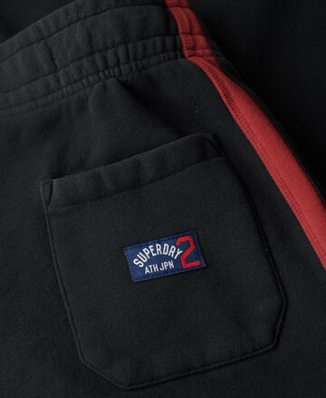 Loosefit Pantalon 'Essential' Superdry en noir