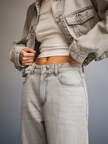 Bershka Luźne Jeansy w kolorze szary
