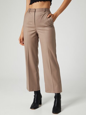 Wide leg Pantaloni cu dungă 'Connie' de la Guido Maria Kretschmer Women pe bej: față