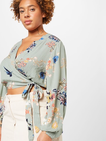 ABOUT YOU Curvy Bluse 'Flora' in Grün
