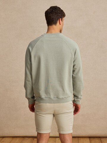 DAN FOX APPAREL Mikina 'Yigit' – zelená
