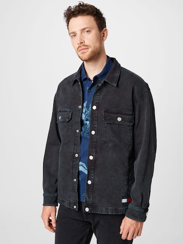 Tommy Jeans Regular fit Between-Season Jacket in Black: front