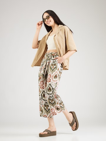 Largi Pantaloni cutați 'Ci44ra' de la Hailys pe mai multe culori