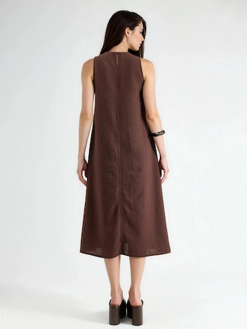 Hiccup Dress 'Linen Feel' in Brown