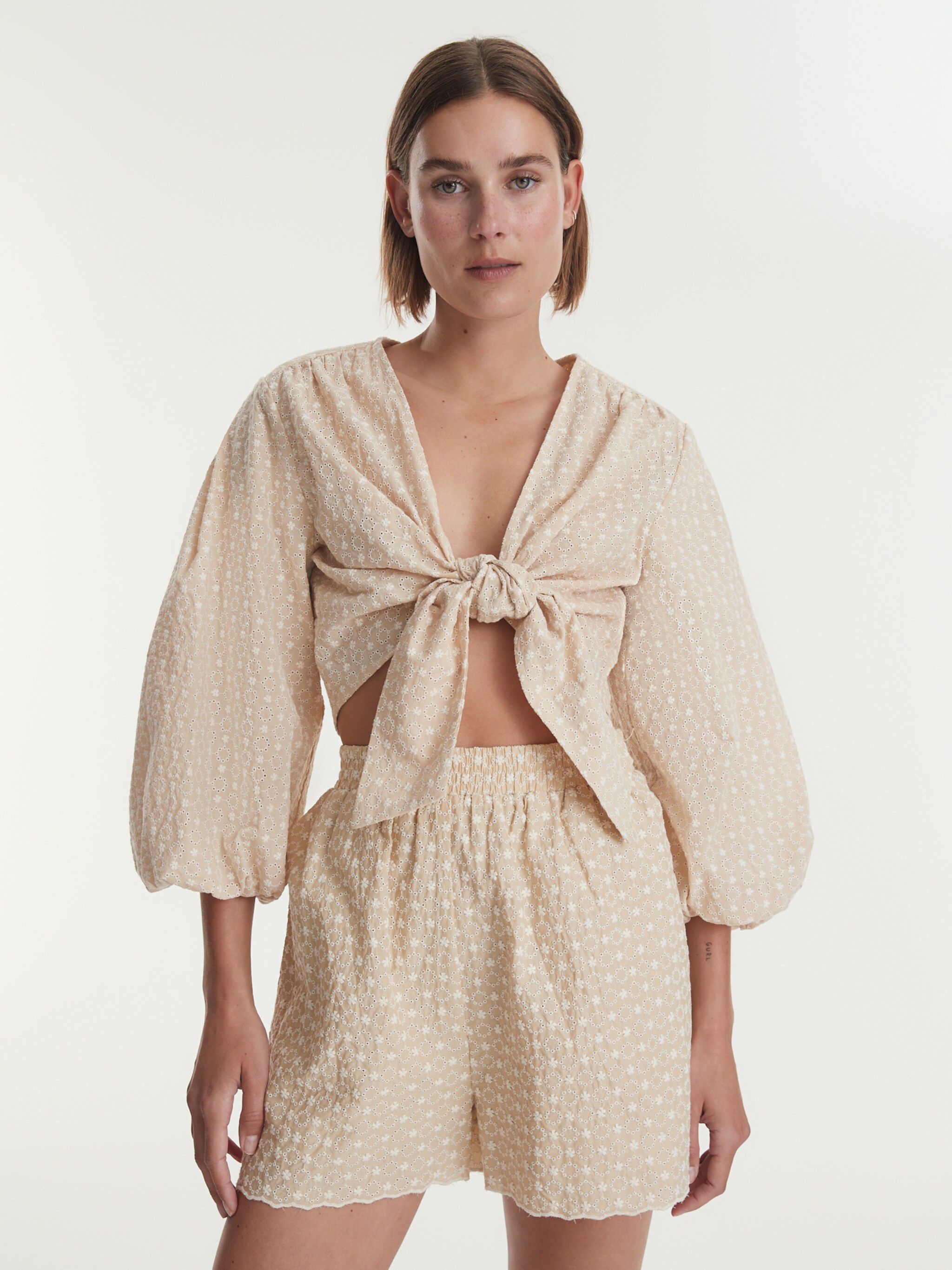 EDITED Produkte Bluse 'Tia' hellbeige