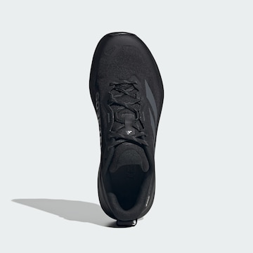 Chaussure basse 'Tracefinder Plus' ADIDAS TERREX en noir