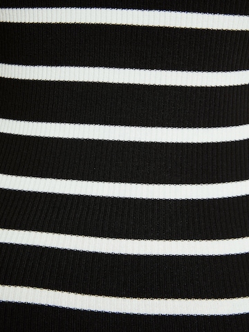 Bershka Šaty – černá