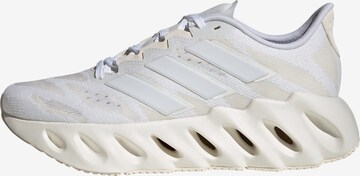 Chaussure de course 'Switch Fwd ' ADIDAS PERFORMANCE en blanc : devant