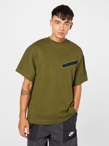 T-Shirt Nike Sportswear en vert : devant