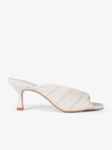 CARRANO Hochhackige Sandalen in Beige