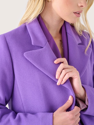 Cappotto invernale 'CLOTILDE' di Camomilla Italia in lilla