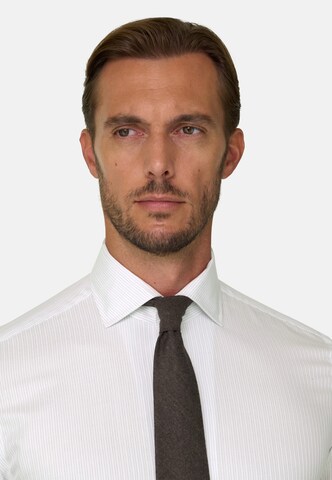 Coupe regular Chemise Boggi Milano en blanc