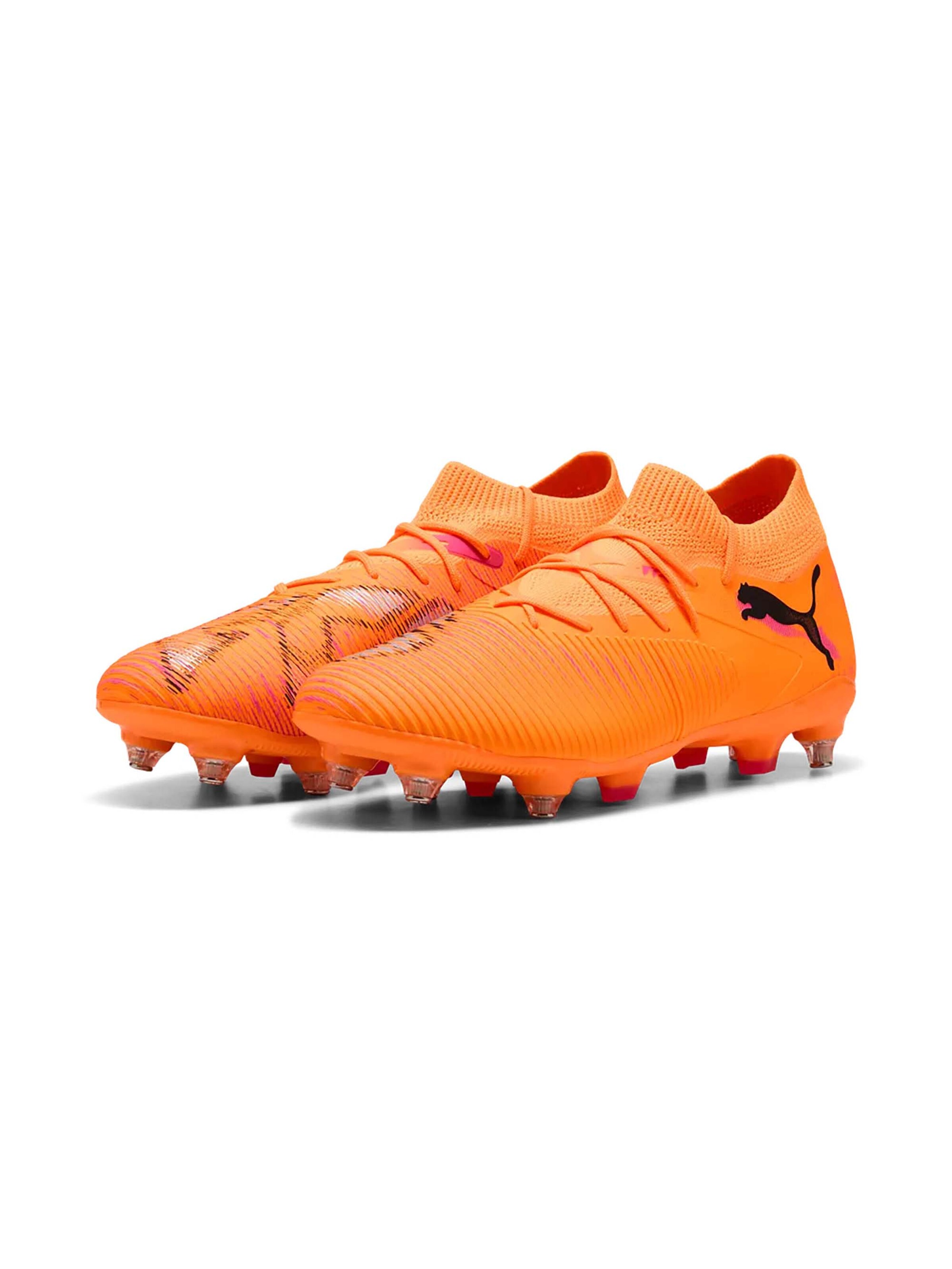 Chaussure de foot PUMA en orange