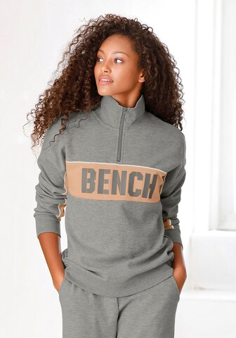 BENCH Sweatshirt in Grey: front