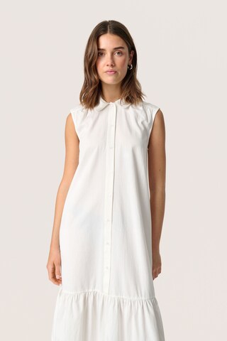 SOAKED IN LUXURY Blousejurk 'Bamone' in Wit