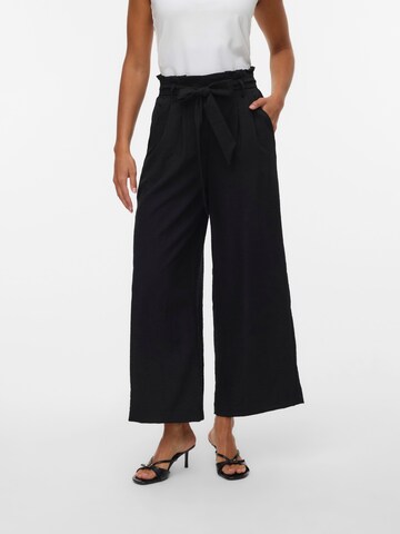 VERO MODA Wide leg Pleat-Front Pants 'VMSYDNEY' in Black: front