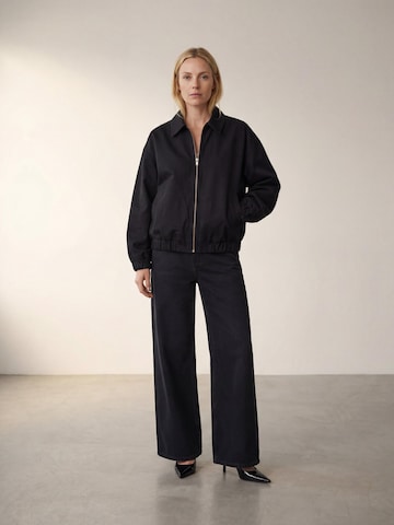 ARMIE Übergangsjacke‌‌‌ in Schwarz