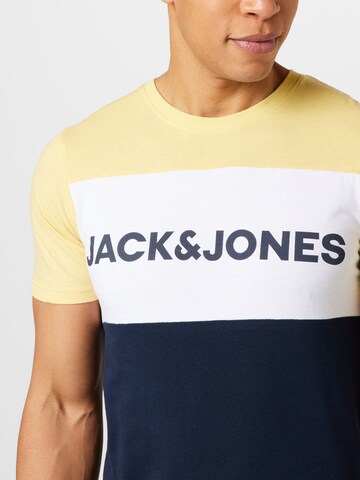 JACK & JONES - Ajuste regular Camiseta en amarillo