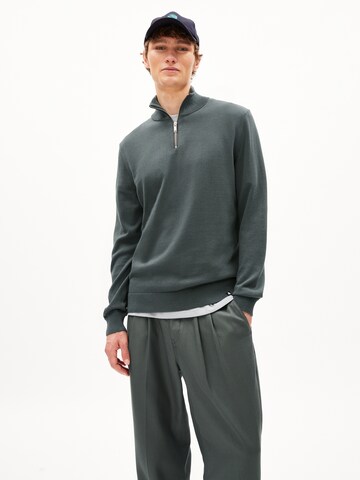 Pull-over 'FAABES' ARMEDANGELS en gris : devant