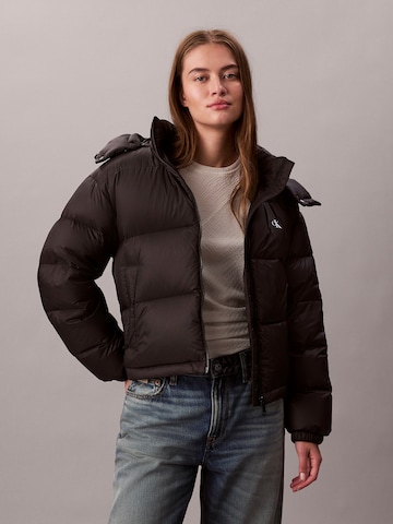 melns Calvin Klein Jeans Starpsezonu jaka 'ESSENTIAL': no priekšpuses