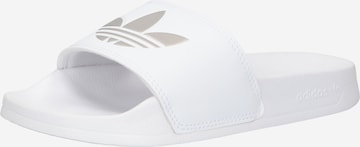 ADIDAS ORIGINALS - Sapato aberto 'Adilette' em branco: frente