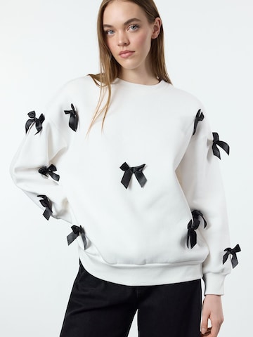 Trendyol Sweatshirt i beige: framsida