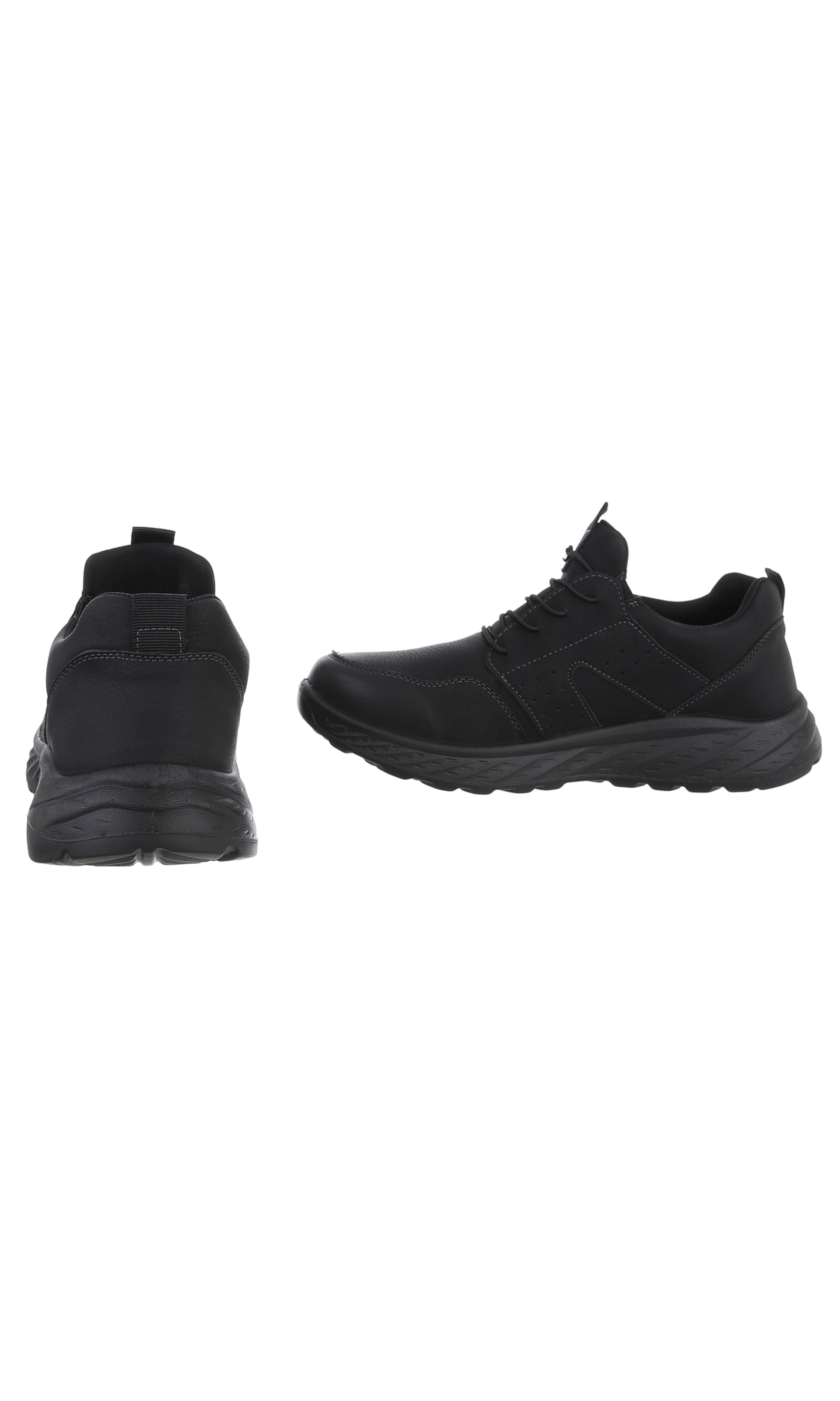 CoolWalk Sneakers in Black