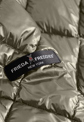 Frieda & Freddies Between-Season Jacket in Beige