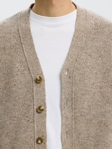 SELECTED Neuletakki 'SLHCODY' värissä beige