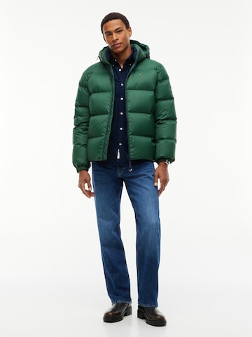 Tommy Jeans Χειμερινό μπουφάν 'ESSENTIAL' σε πράσινο