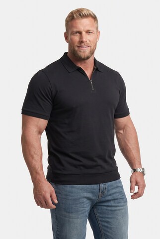 Men Plus Shirt in Black: front