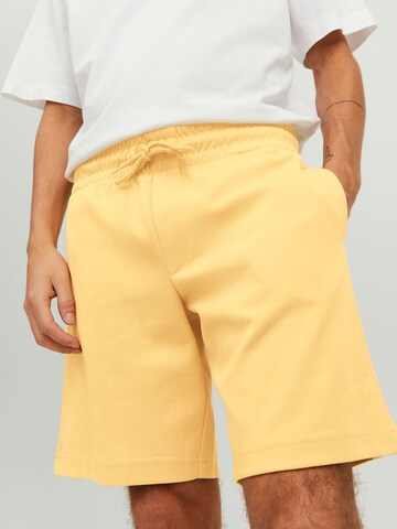 JACK & JONES Regular Панталон в жълто