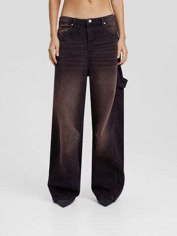 Bershka Wide leg Jeans in Brown: front