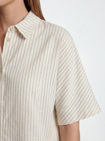 AMALY Pusero värissä beige