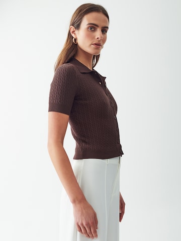 Calli Top 'HARVARD' in Brown